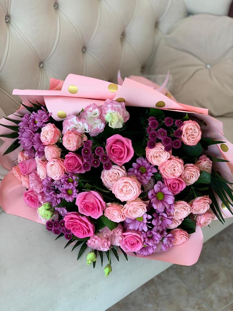 Букет цветов из: Хризантемы, Розы и Лизиантусы в Баговской