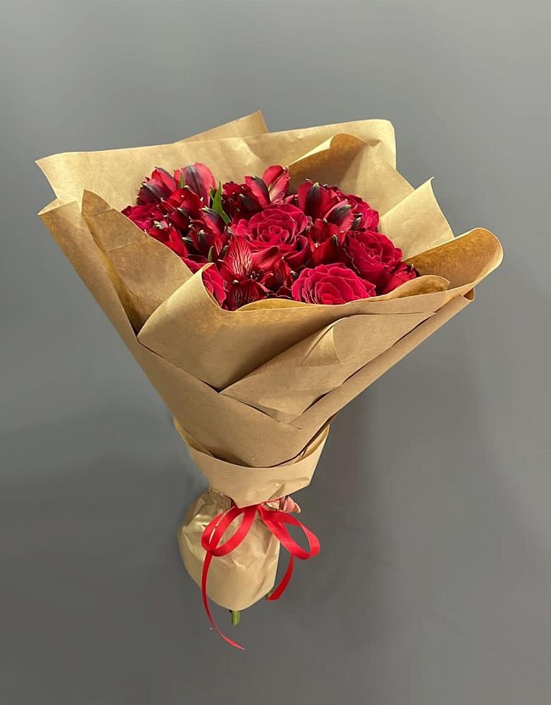 Букет цветов из: Альстромерии и Розы в Баговской