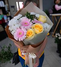 Букет цветов из:  Герберы, Розы и Хризантемы в Баговской