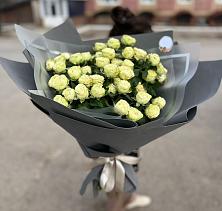 Букет Белые кустовые розы Солинеро в Баговской
