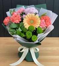 Букет цветов из:  Гвоздики, Розы, Герберы и Хризантемы #REPLACE_PRED# Баговской