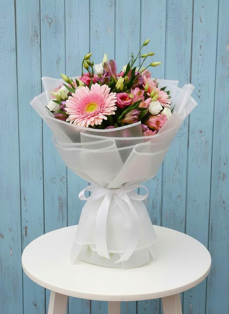 Букет цветов из: Герберы, Альстромерии и Лизиантусы в Баговской