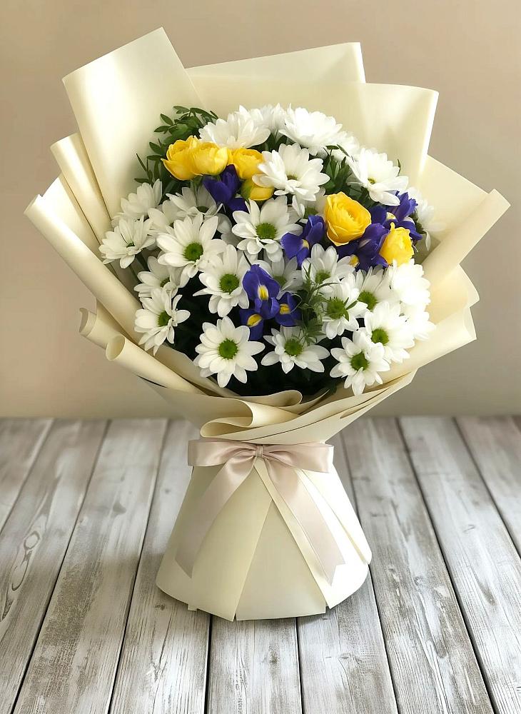 Букет цветов из: Ирисы, Хризантемы и Розы в Баговской