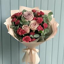 Букет цветов из:  Гвоздики и Розы в Баговской