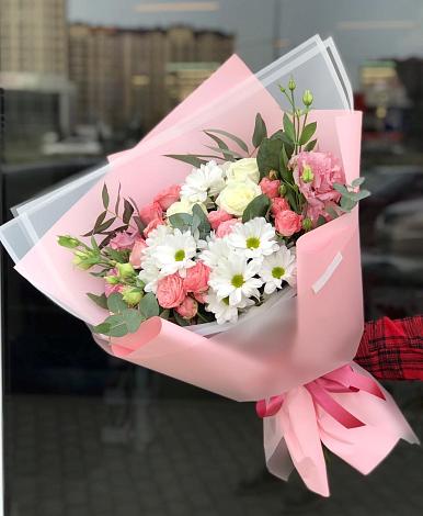 Букет цветов из: Розы, Лизиантусы и Хризантемы в Баговской