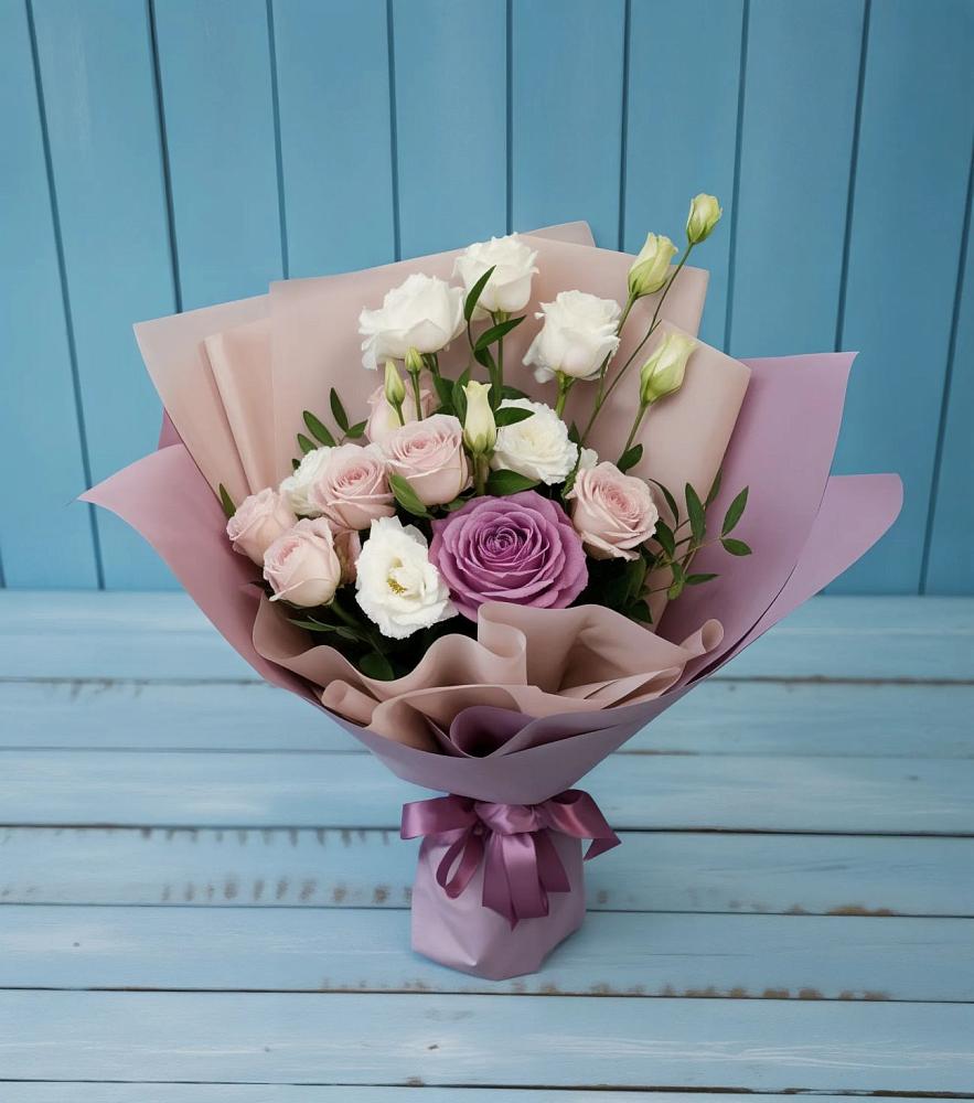 Букет цветов из: Розы и Лизиантусы в Баговской